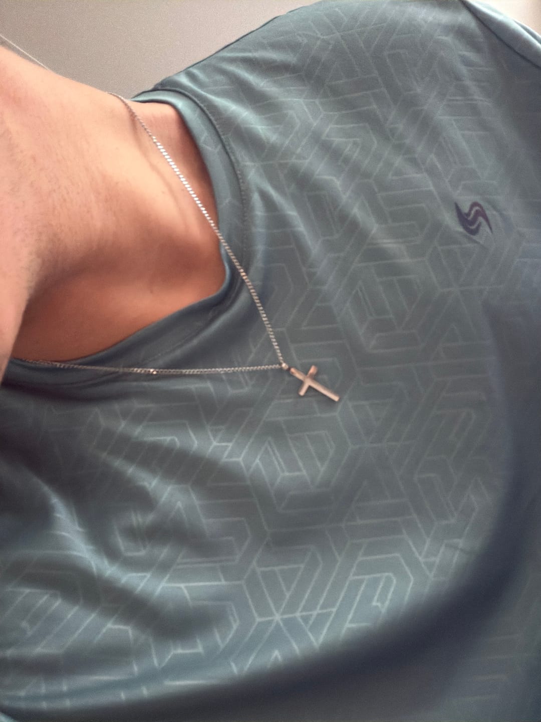 Customer photo review of Classic Cross & Curb Chain