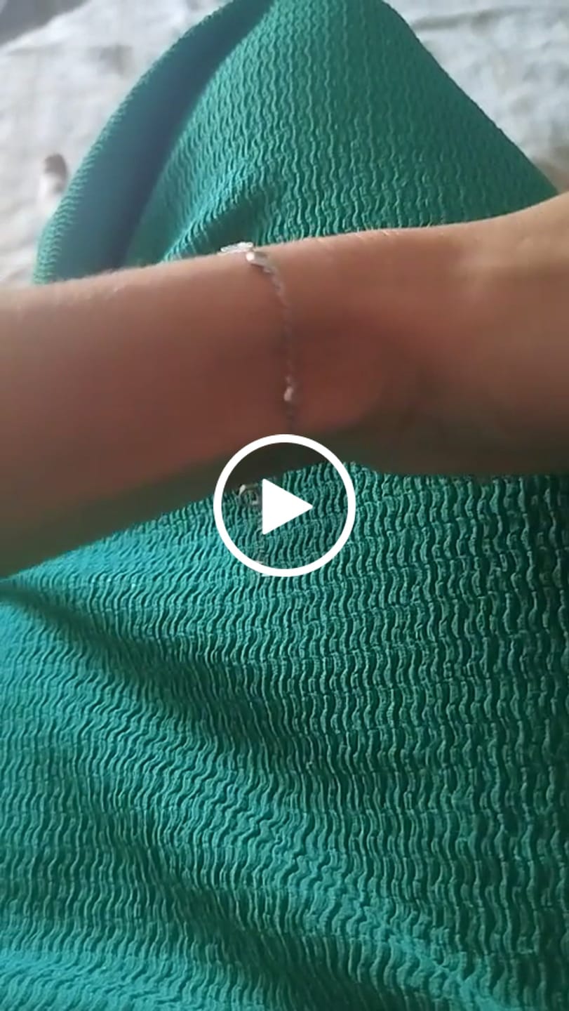 Customer video review of Pulsera Cuatro Brillantes