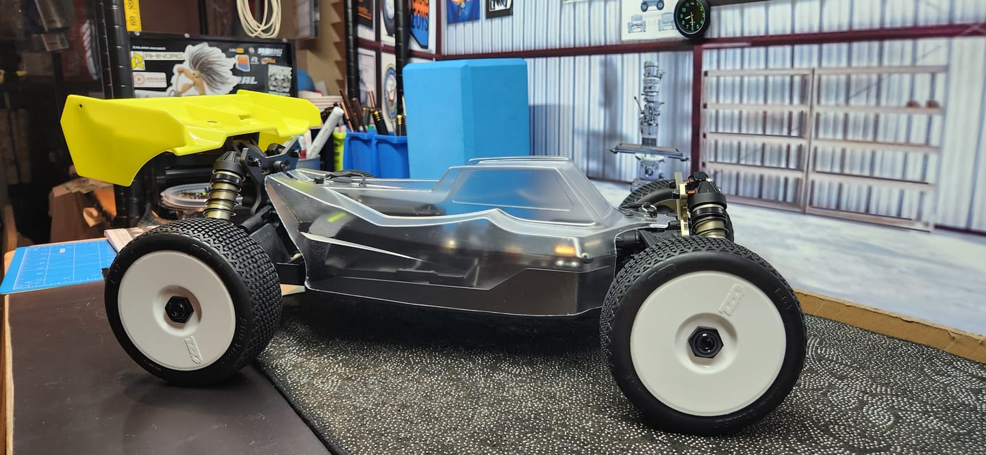 Customer photo review of Rlaarlo 1/8 4WD Buggy Dragon Scale Knight | DSK KIT