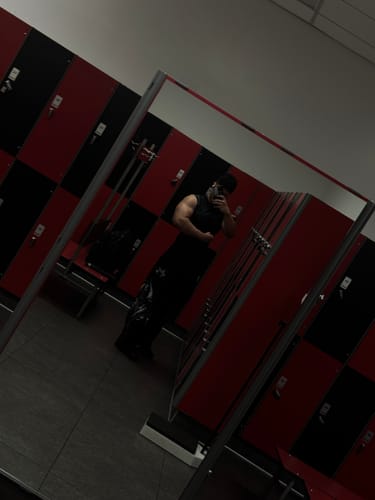 Customer photo review of Executioner Banana Shape Uncuffed Sweatpants [VOID BLACK]