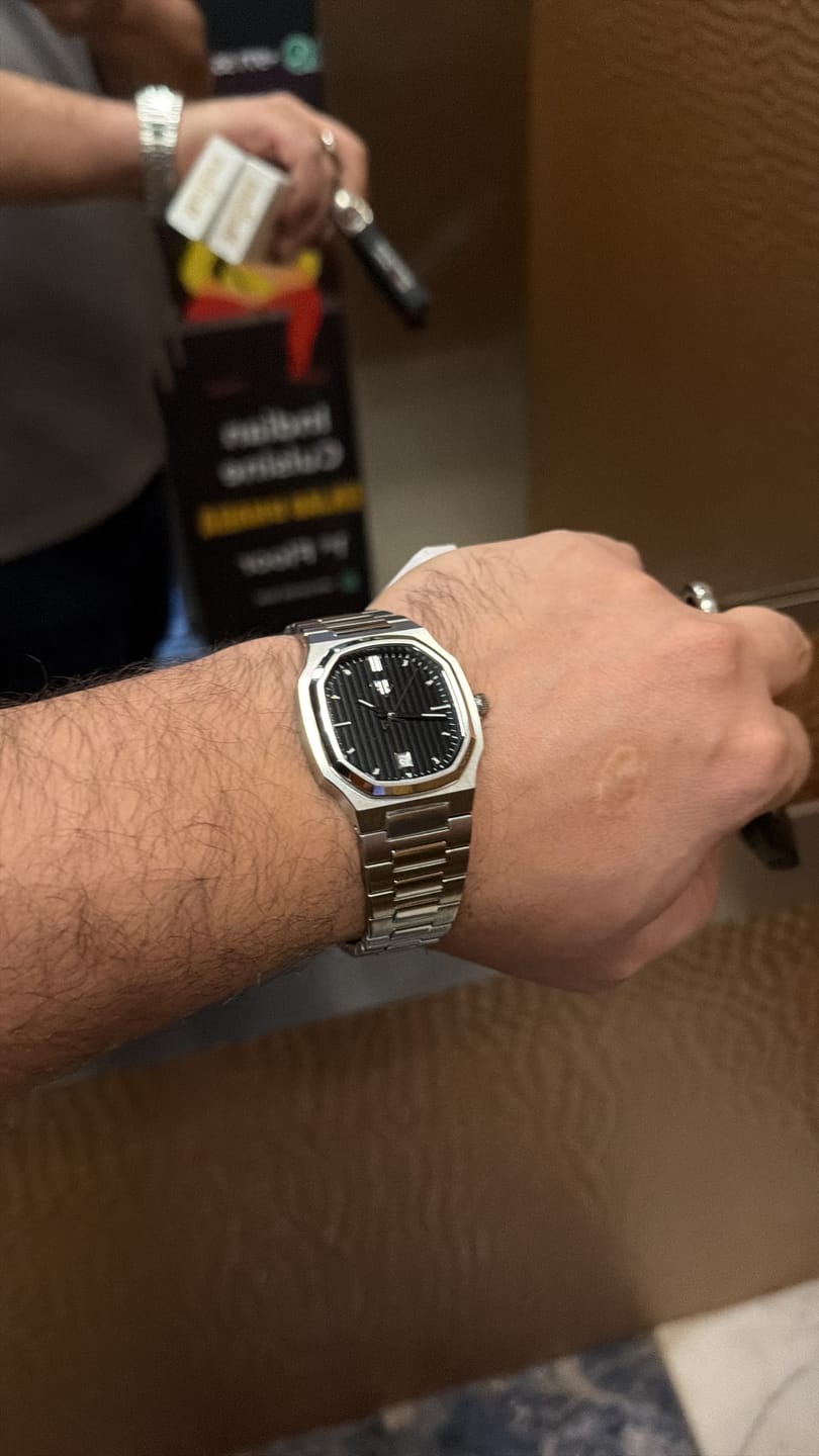 Customer photo review of Julivno Herald Watch