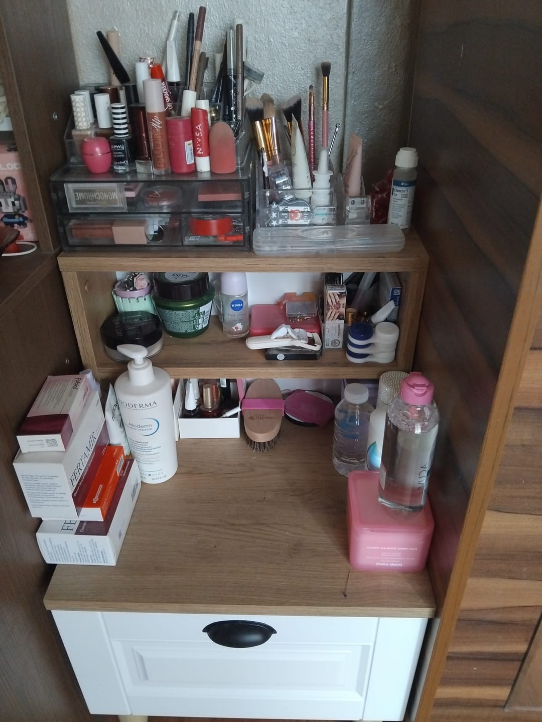 Customer photo review of Rani BD105 Komodin 2 Raflı Membran Çekmeceli Komodin Sepet Ceviz - Beyaz