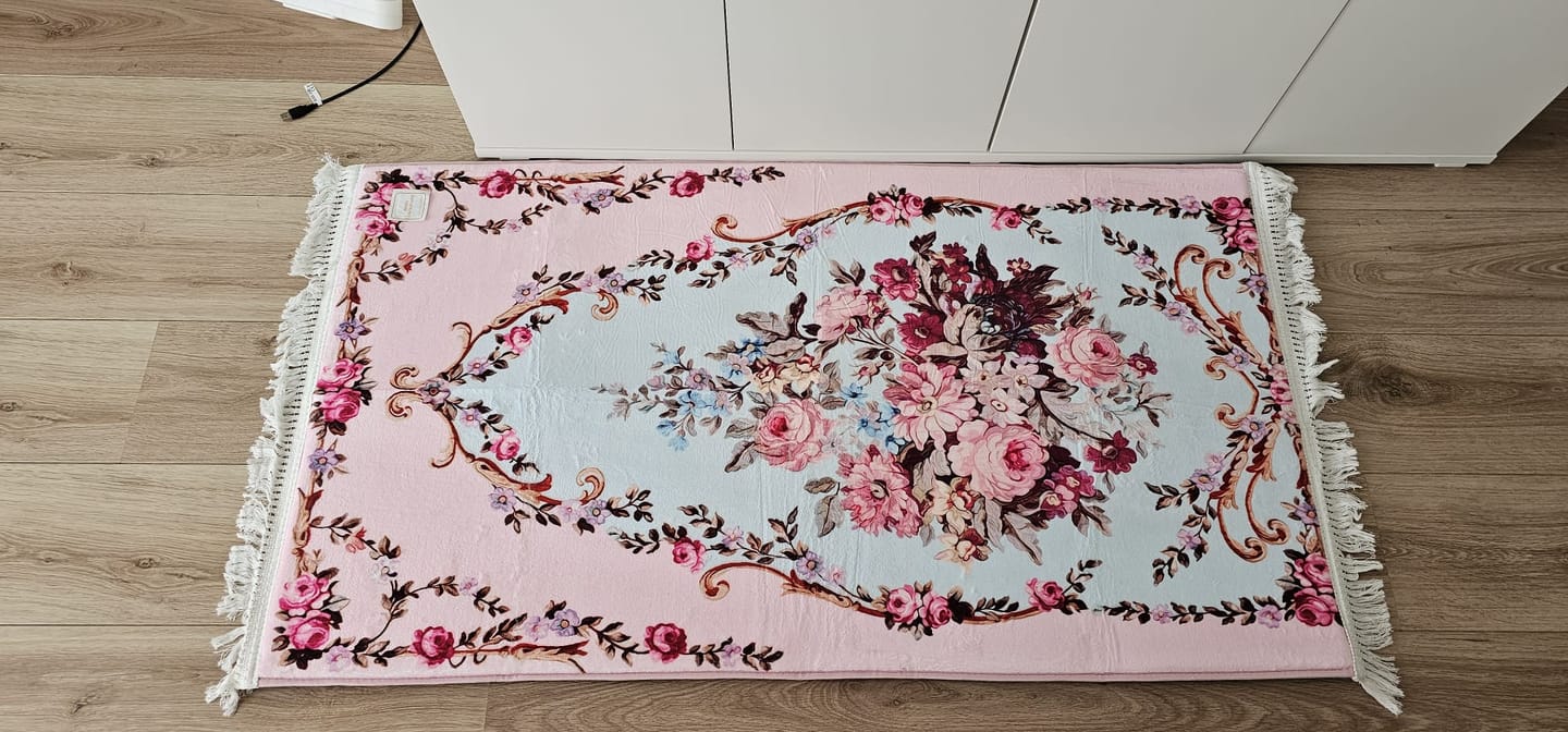 Customer photo review of Rosy Rehma Padded Prayer Mat