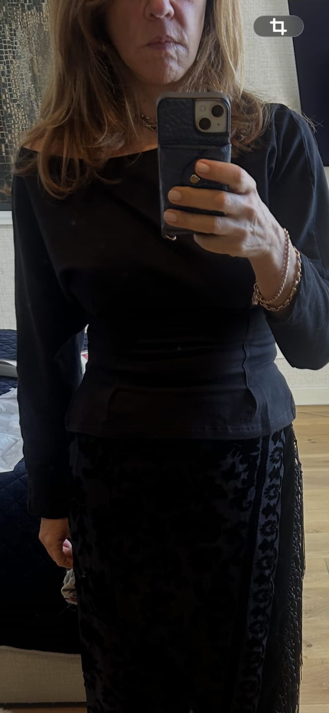 Customer photo review of Contour Tee Long Sleeve - Black