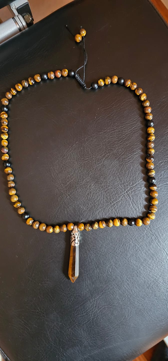 Customer photo review of Tigerauge Mala Halskette | Boho