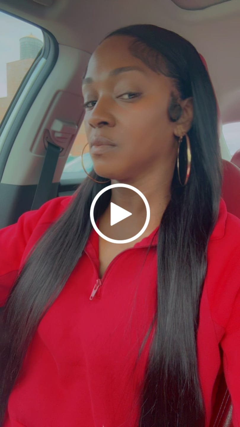 Customer video review of 1B Natural Straight Frontal Wig