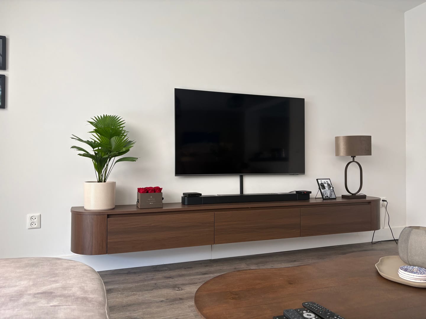 Customer photo review of Dulce Japandi Tv-meubel 272 x 32 x 28 cm - Walnoot