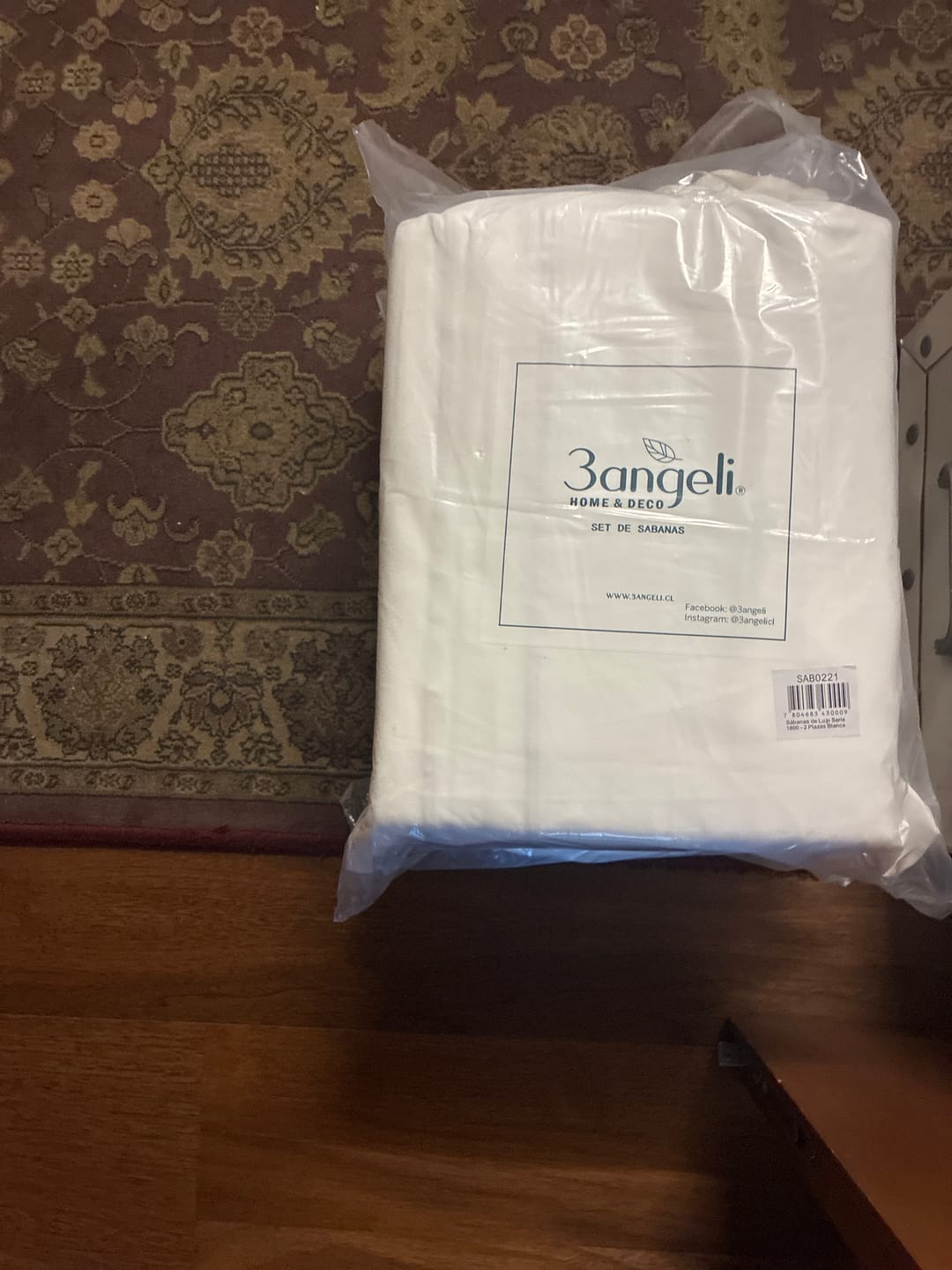Customer photo review of Sábanas Lujo 1800 Hilos - 2 Plazas Blanco Gris Suave 3Angeli