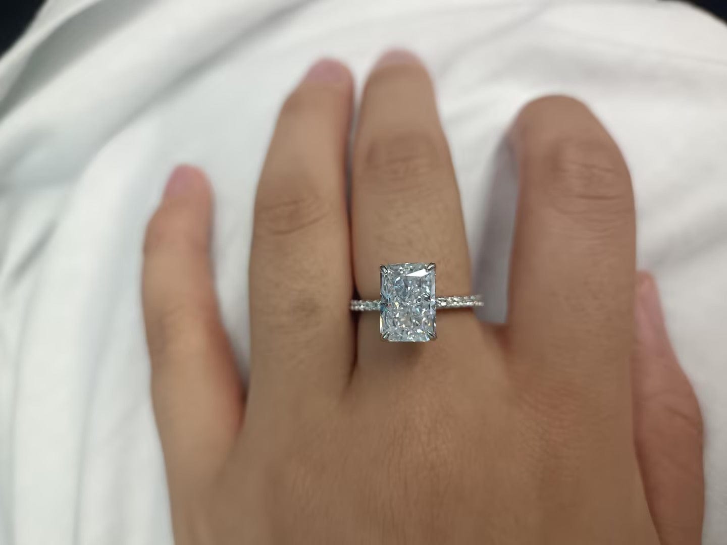 Customer photo review of S925 2.0Ct~7.0Ct Elegant Radiant Cut Engagement Ring In Sterling Silver Everyday Wearable Ring For Women