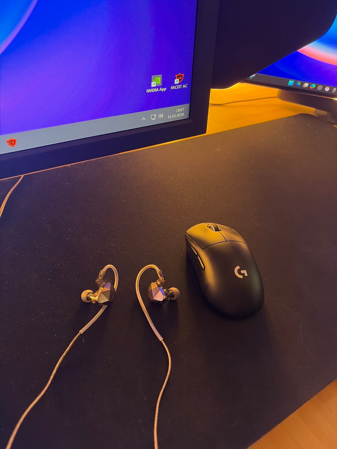 Customer photo review of Wraith Sense IEM Kulaklık