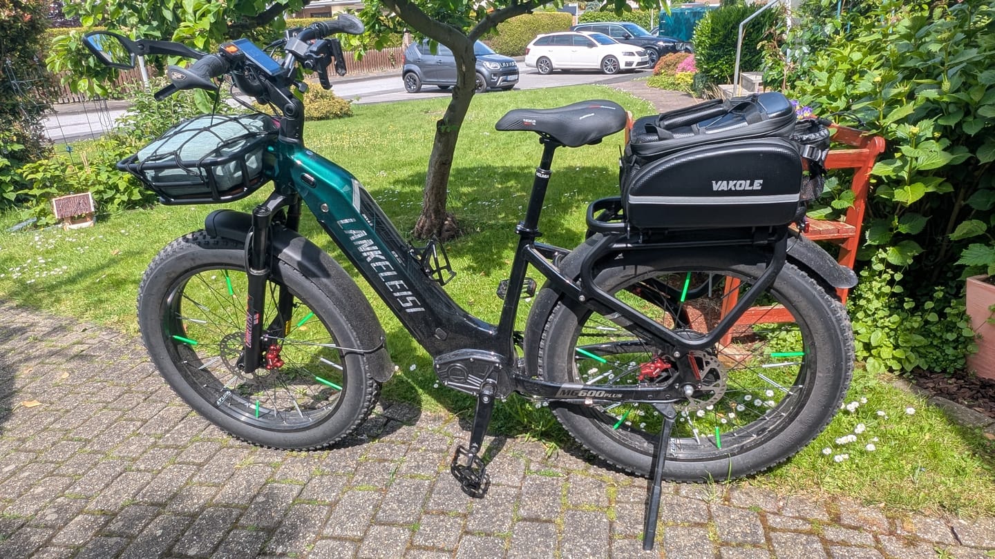 Customer photo review of Vakole Waterproof Bike Rack Bag With Large Capacity (17-35L)
