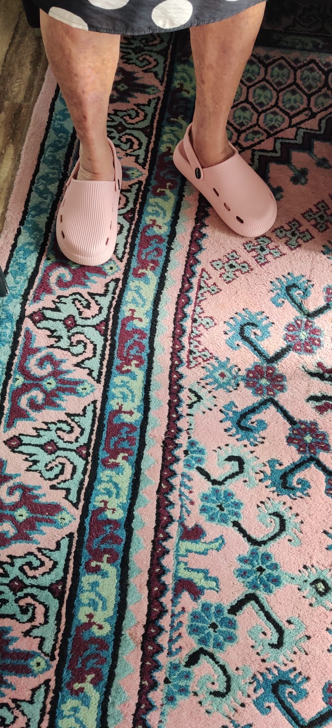 Customer photo review of HappyClogs Original