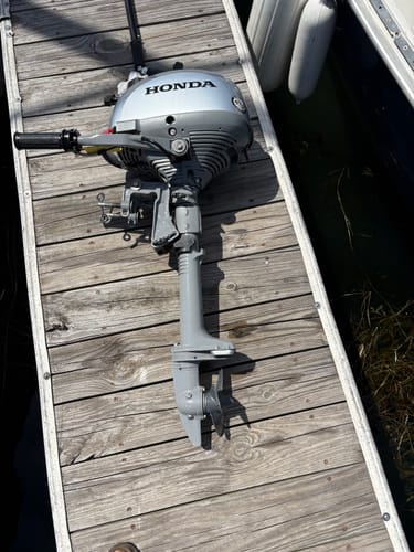 Customer photo review of Honda Marine Oil SAE 10W-30 (Quart)