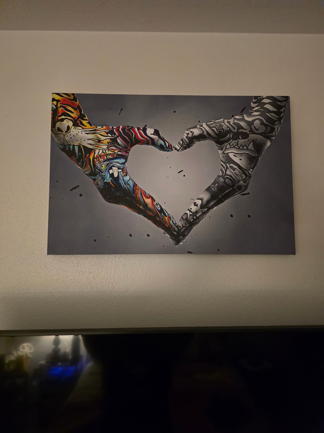 Customer photo review of Couple Heart Hands Graffiti Banksy