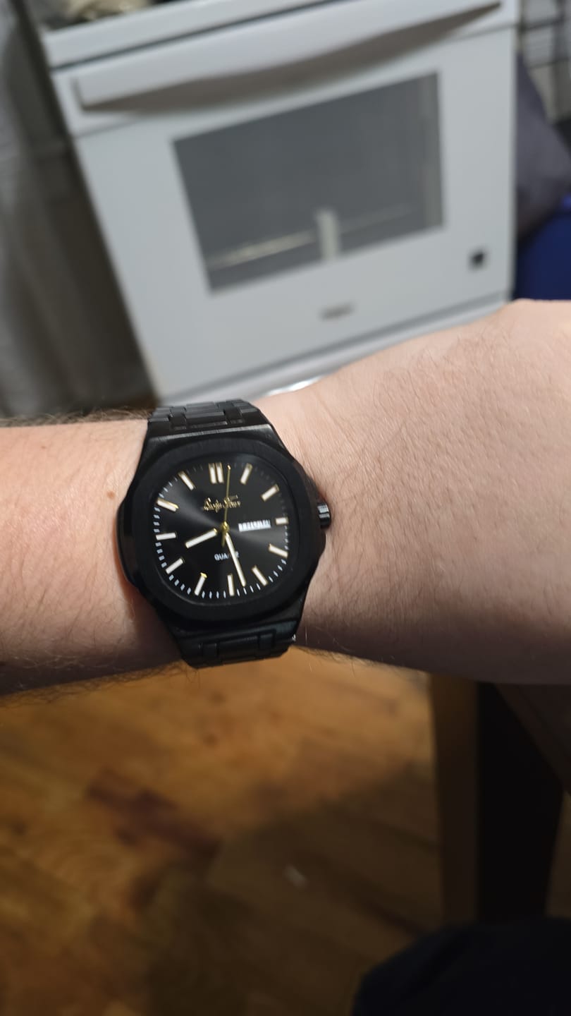 Customer photo review of Lucky Fours® Brone