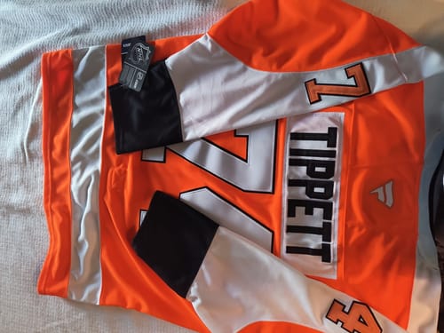 Customer photo review of Men's Philadelphia Flyers Owen Tippett #74 Orange Player Jersey1