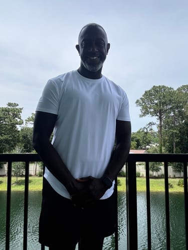 Customer photo review of 021 ESSENTIAL DROP-CUT T-SHIRT - Demo Test