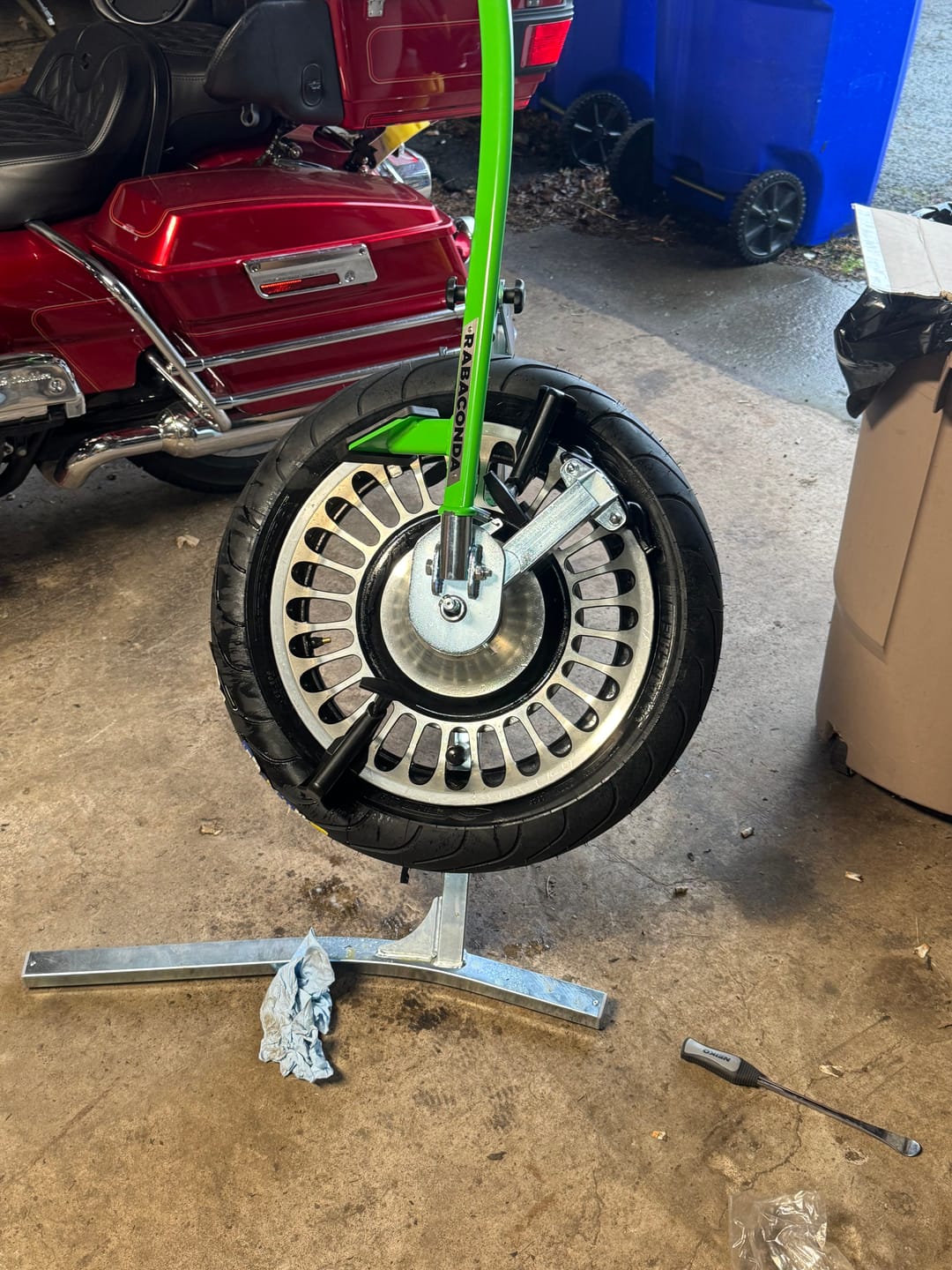 Customer photo review of Rabaconda Street Bike Tire Changer