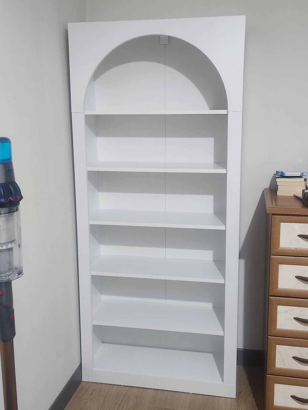 Customer photo review of Rani HC116 Kitaplık 6 Raflı Çalışma Odası Kütüphane Modern Duvar Rafı Beyaz
