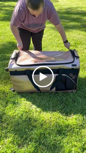 Customer video review of Glam'r Gear Mobile Changing Station™ Dance Duffel Bag with Built-In uHide® Rack