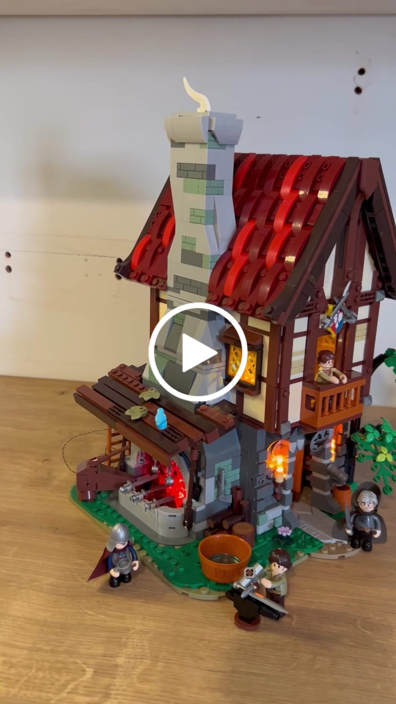 Customer video review of Medieval Forge By Lumibricks