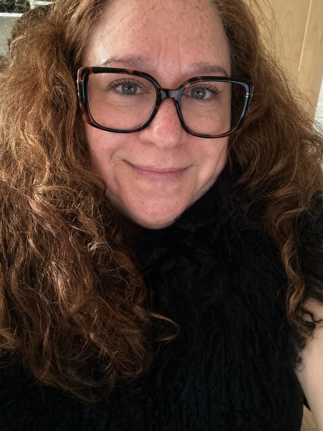 Customer photo review of Milani Black Lamb Scarf