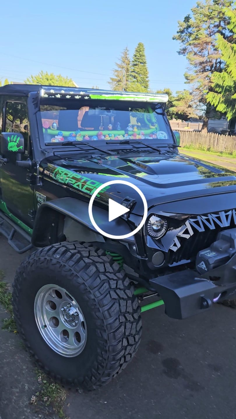 Customer video review of Graphic InsertZ | Modern Tattered Thin Line US Flags