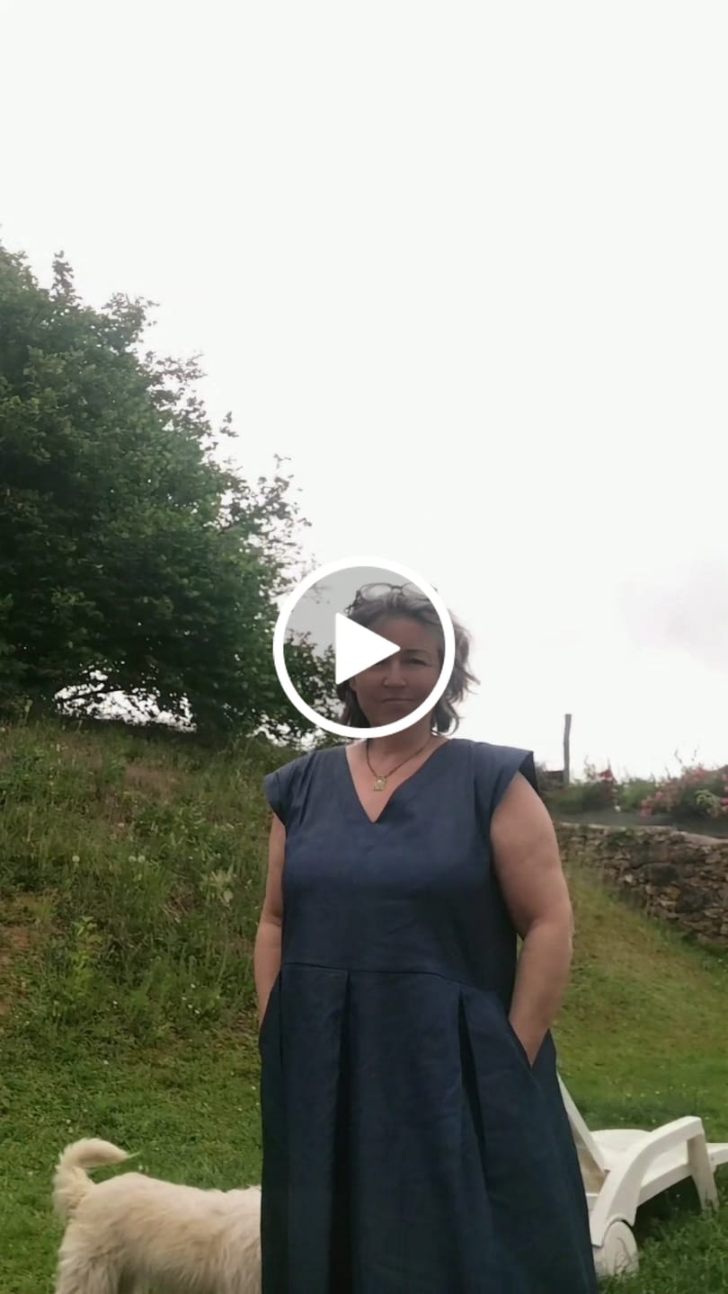 Customer video review of Robe Louison - jean de coton léger bleu brut