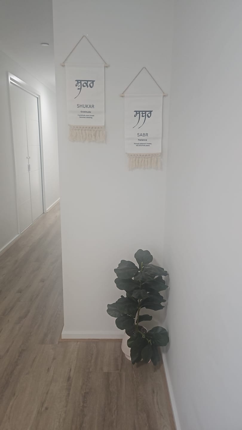 Customer photo review of Shukar Hanging Linen Banner