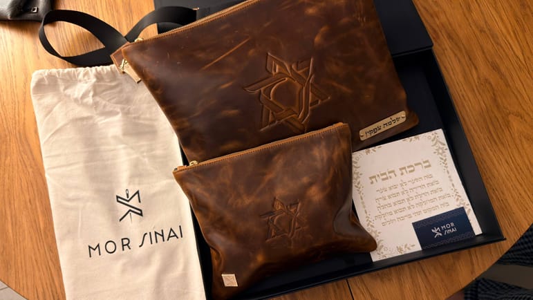 Customer photo review of MAGEN DAVID – Special Light Brown