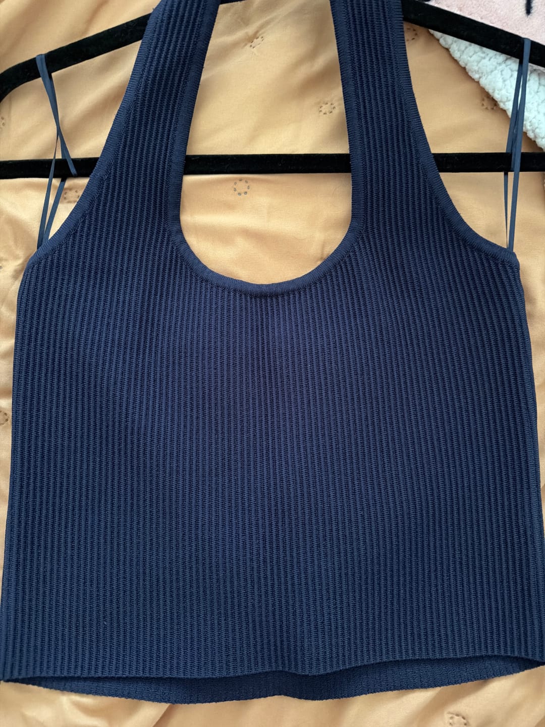 Customer photo review of Top Halter Sculpt Knit
