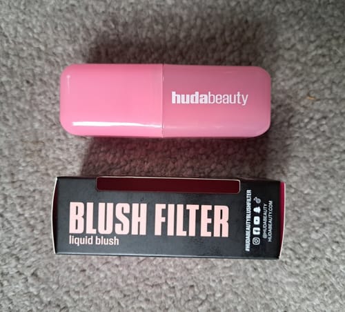 Customer photo review of Huda Beauty Blush Filter Liquid Blush - Cotton Candy 4.5g