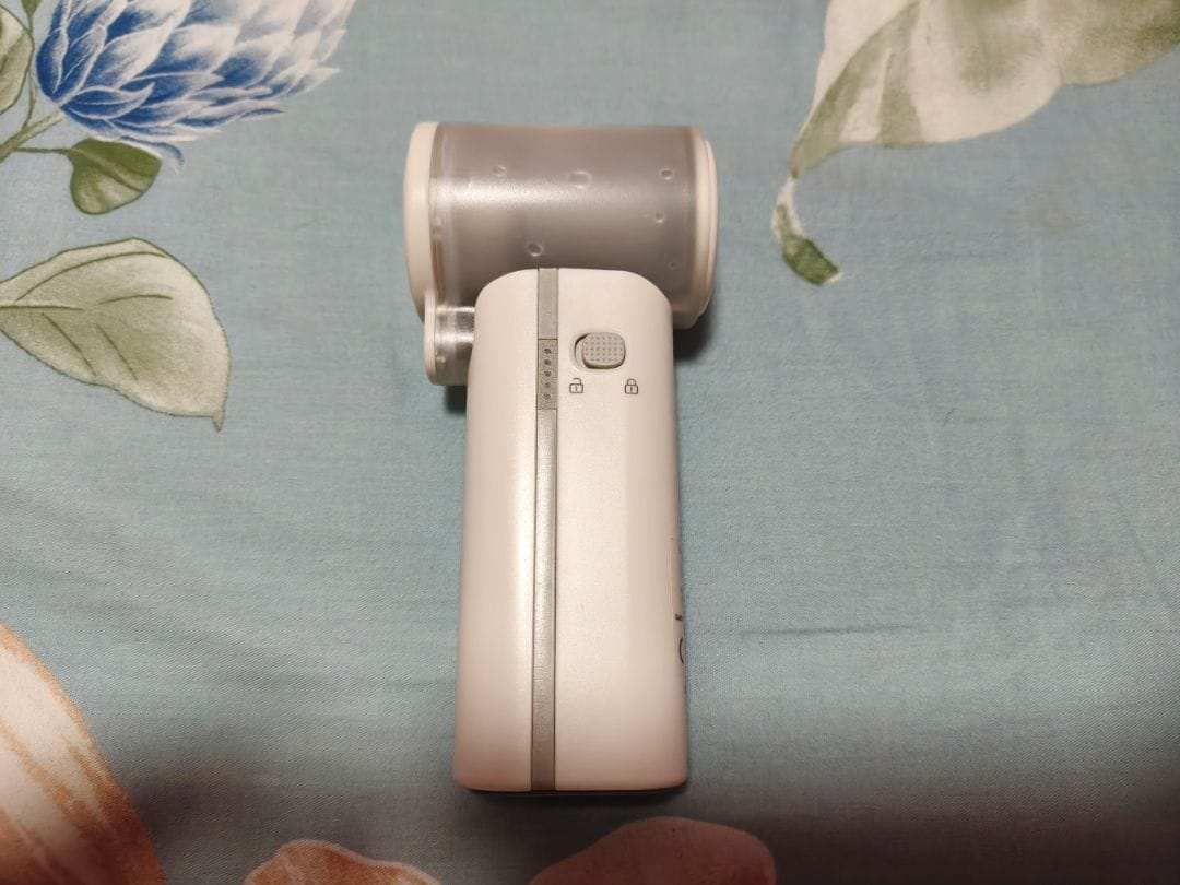 Customer photo review of izzCool 40 - High Speed Handheld Air Conditioner Fan (5,200mAh)