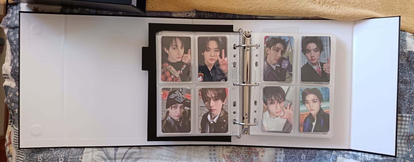 Customer photo review of Midnight  Ver. 2.0 - Deluxe - A5 myCOLLECTION Binder