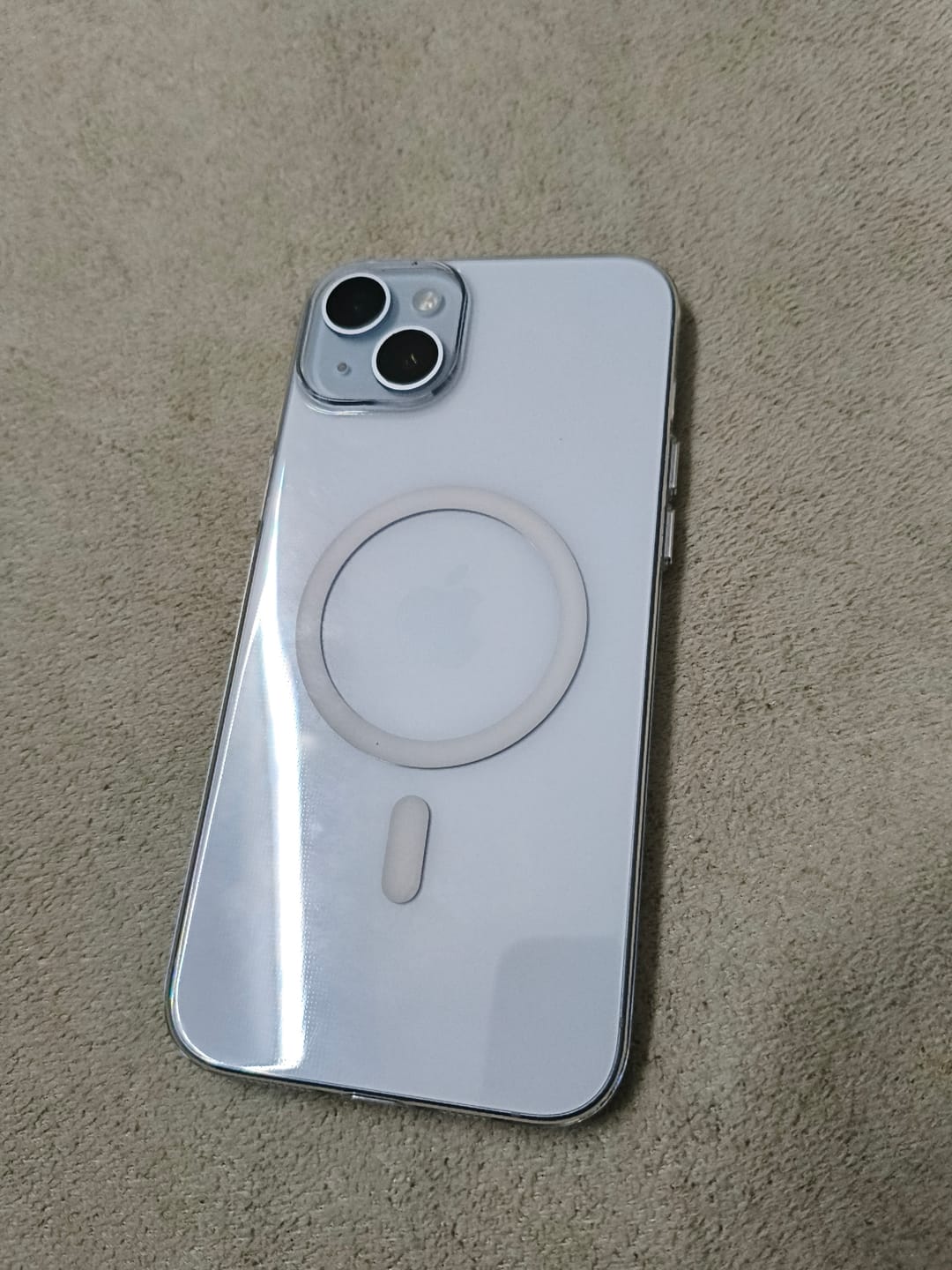 Customer photo review of Anti Yellow Magsafe Clear Case - Iphone 15 Plus (CRYSTAL WHITE TITANIUM)