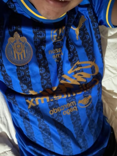 Reseña con foto de un cliente sobre Chivas Guadalajara 3ra Equipación 25/26