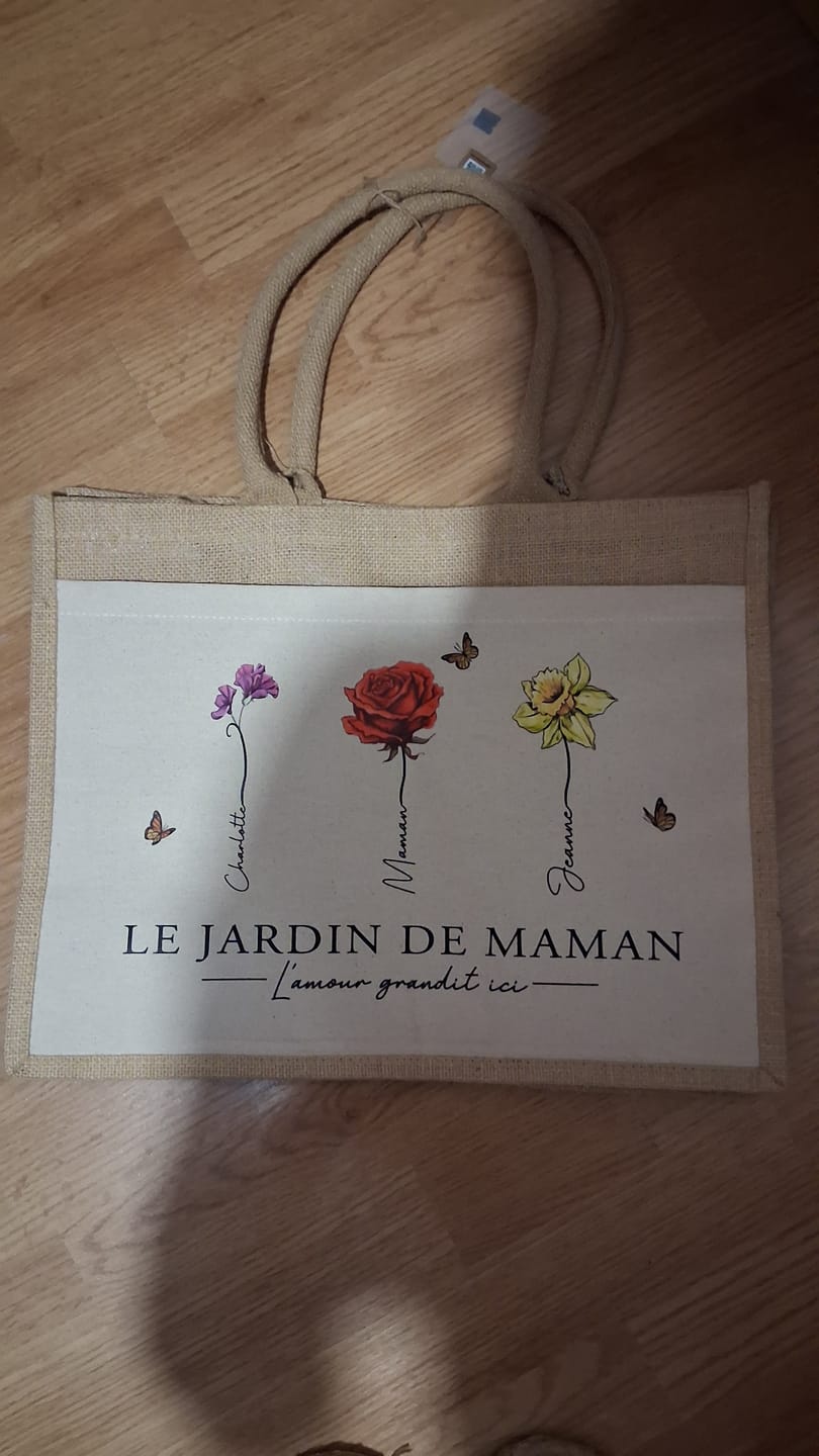 Customer photo review of L'amour grandit ici - Sac personnalisé avec fleurs et prénoms pour maman