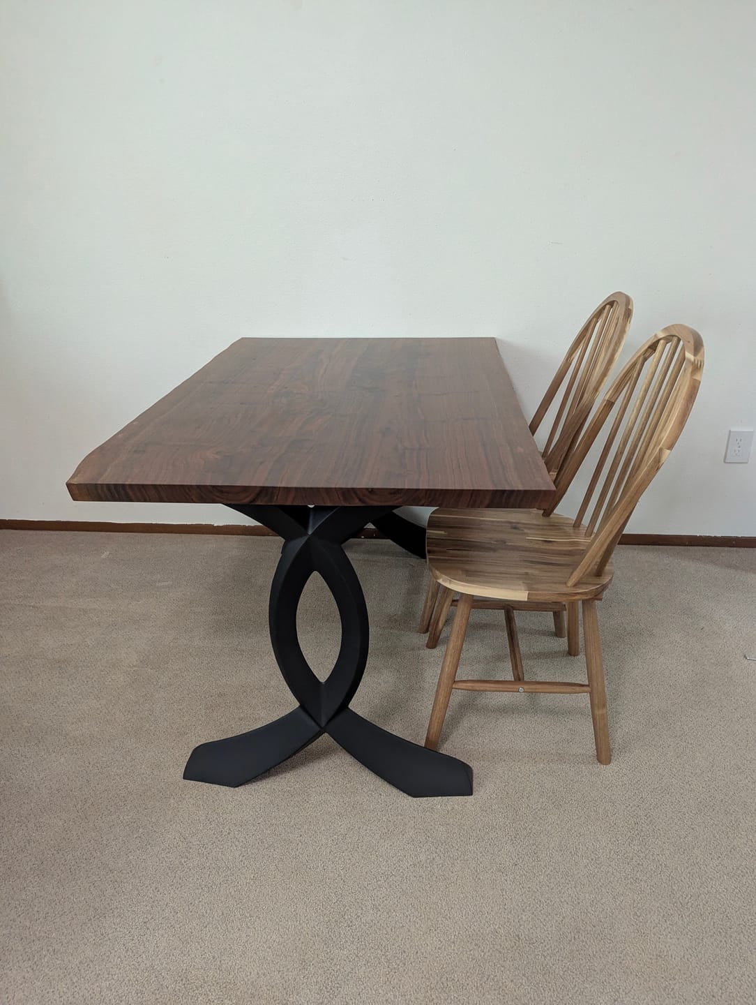 Customer photo review of 418 Curva 28" H Dining Table Curved Legs for Live Edge Wooden Slap