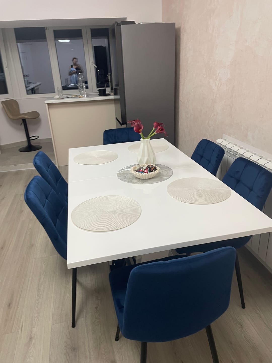 Customer photo review of Scaun tapitat MILA, gri, stofa catifelata/metal, 47x45x87
