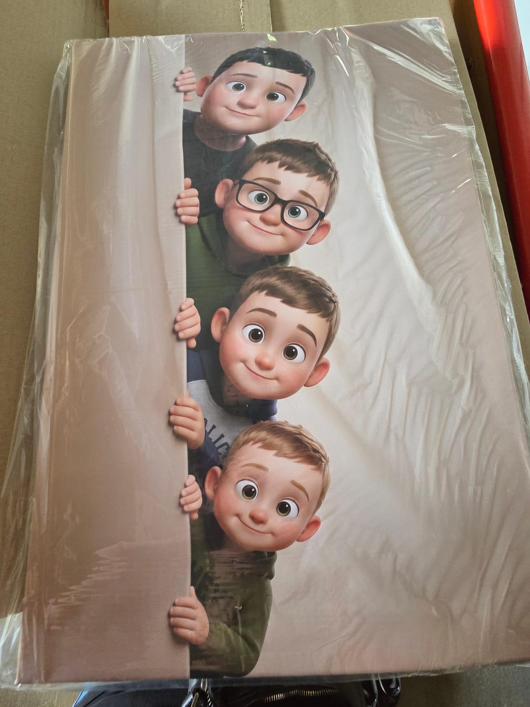 Customer photo review of Toile personnalisée - Animé derrière le mur
