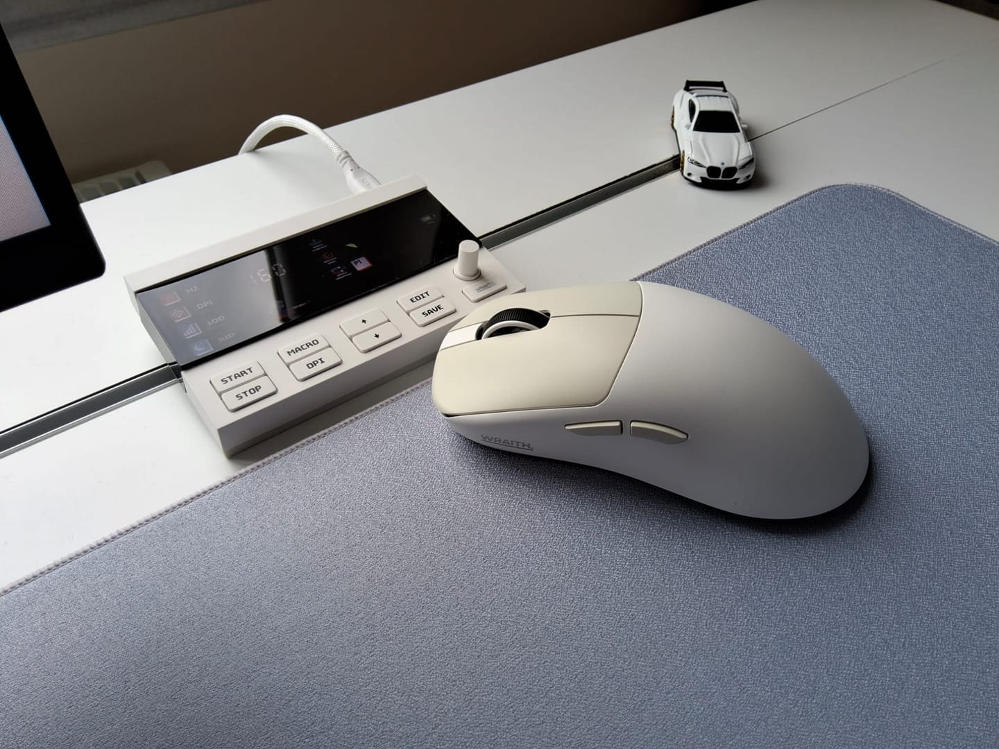 Customer photo review of Wraith W1 Wireless Mouse