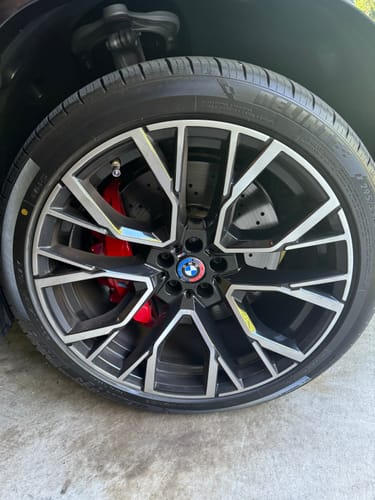 Customer photo review of BMW 50TH ANNIVERSARY V2 FLOATING WHEEL CENTRE CAP SET