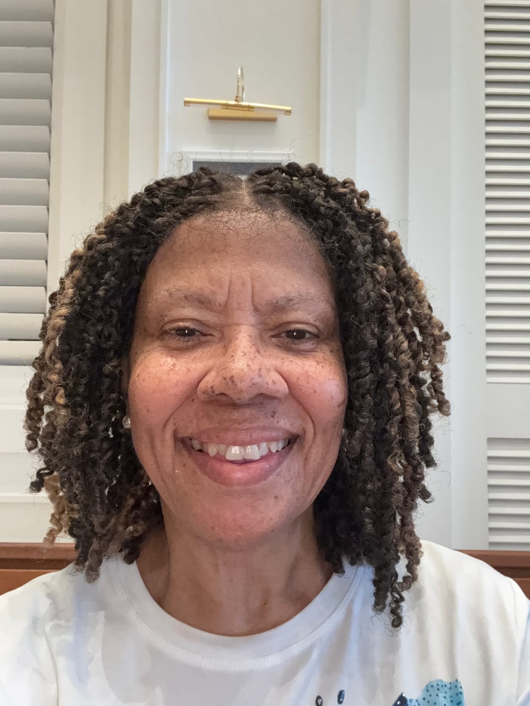 Customer photo review of Nutique Illuze Glueless HD Lace Part Wig - YANKY TWIST 16"