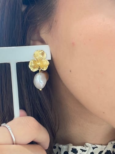 Customer photo review of Par Arete Hoja Con Perla
