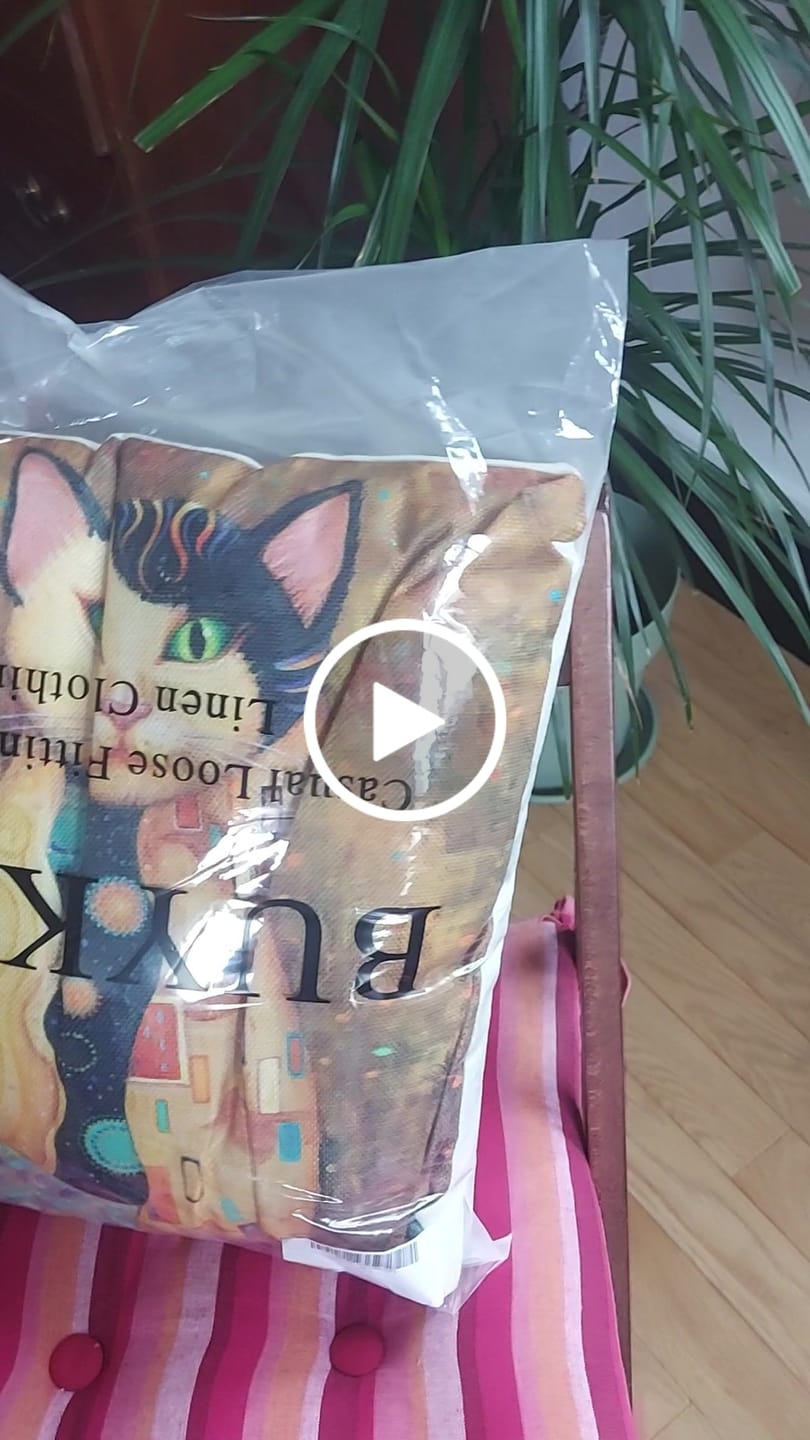 Customer video review of Printed Cartoon Fashion Vintage Sofa Cushion Pillow Pillowcase