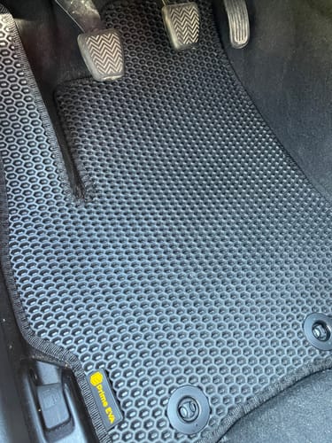 Customer photo review of Auto Fußmatten nach Maß - Komplettset