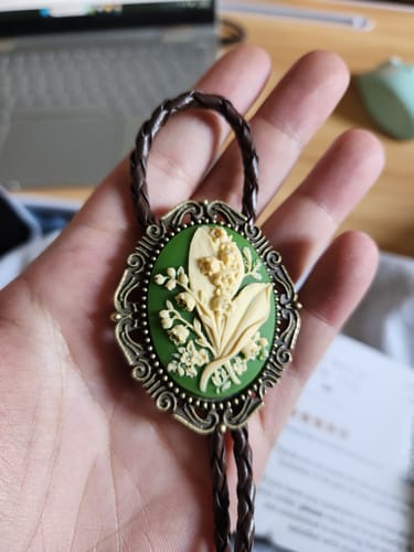 Customer photo review of Green Lily of the Valley Bolo Tie