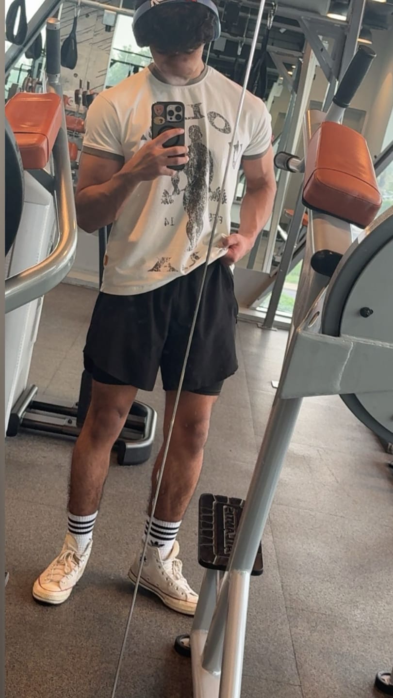 Customer photo review of 4009 - Golds Gym Ringer Tees
