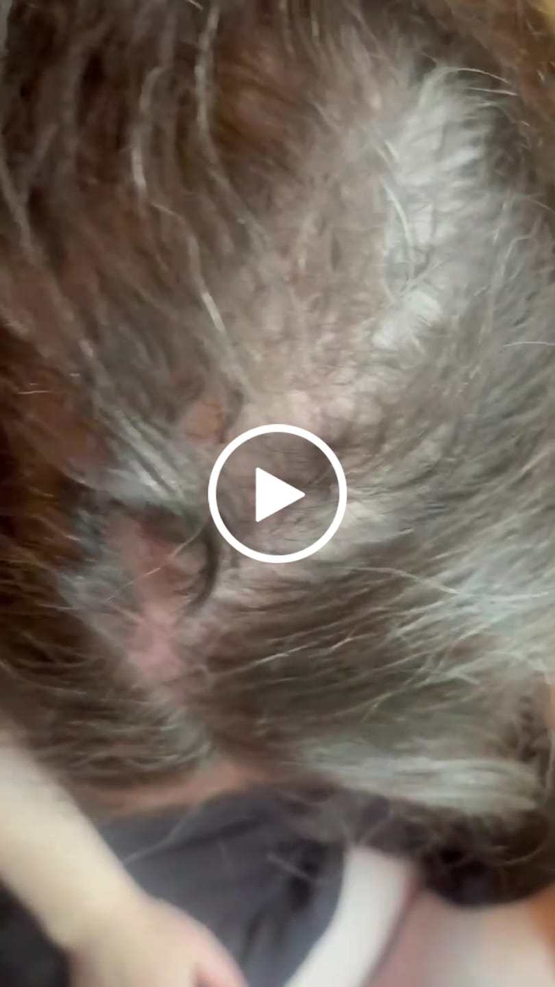 Customer video review of SHAMPOING NATUREL AU ROMARIN ET À LA KÉRATINE — POUR DES CHEVEUX PLUS ÉPAIS ET PLUS VOLUMINEUX