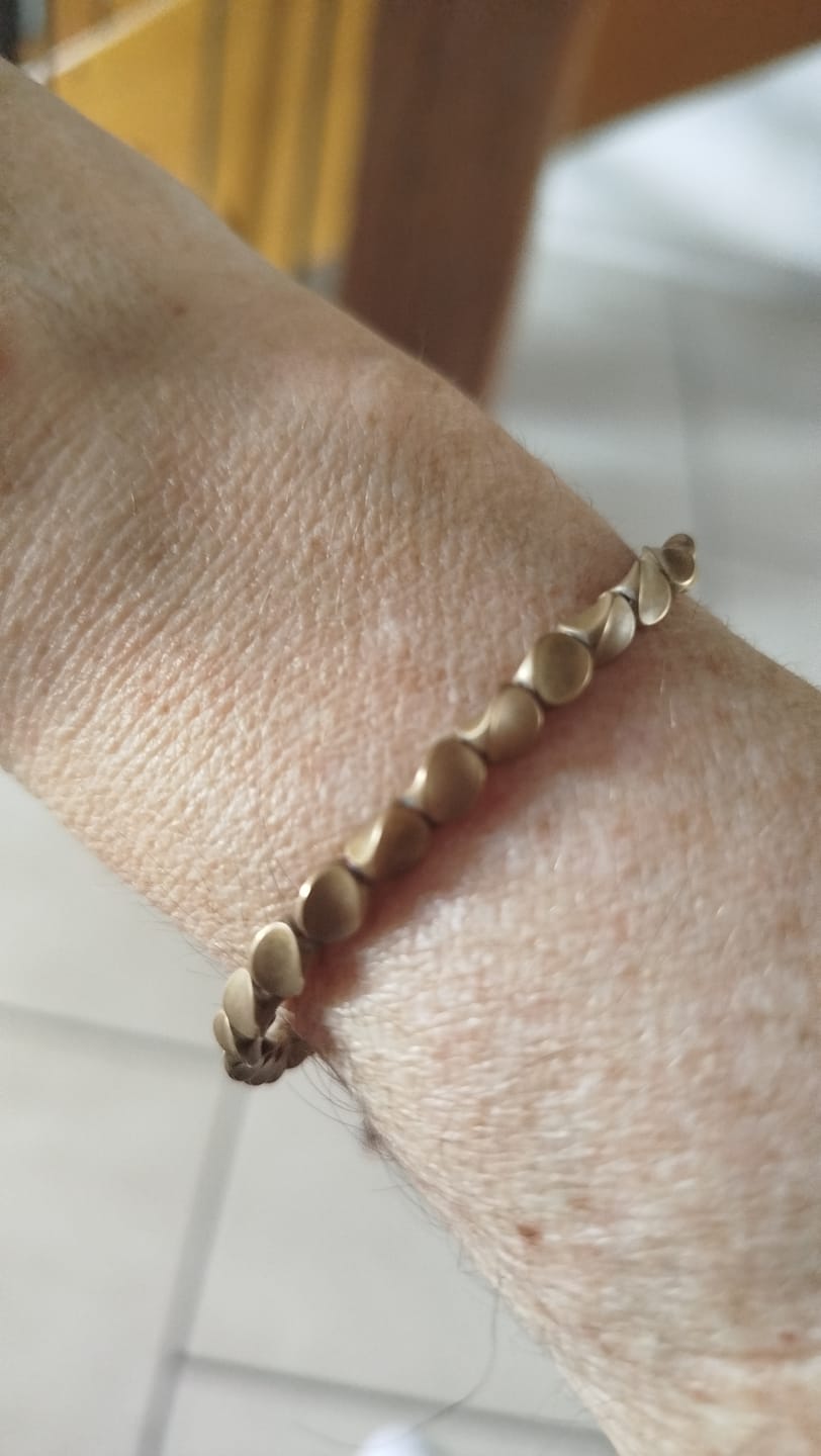 Customer photo review of Bracelet Tibétain en Perles de Cuivre